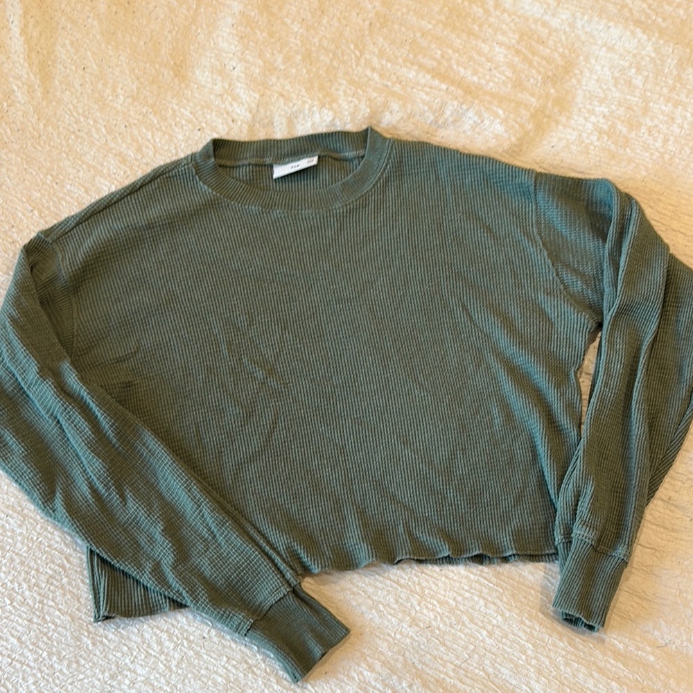 Aritzia Tna Green Long sleeve